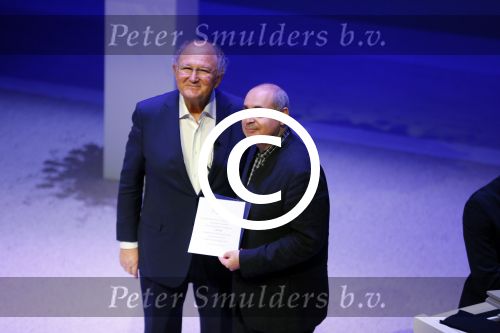 Amsterdam 23 november 2015 
Irene v d Laar stapt uit taxi.5 jaar nieuwe de la mar en 15 jaar de joop en Janine v d Ende foundation. Pierre Audi