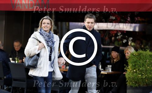 Amsterdam 28 november 2015 
Pieter v d Hoogenband met zijn vriendin Marie JosÃ© Crooijmans op de cornelis schuytstraat