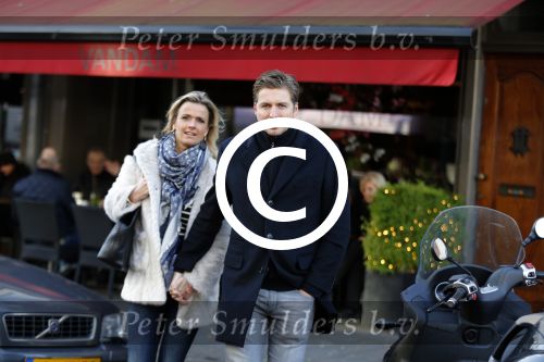 Amsterdam 28 november 2015 
Pieter v d Hoogenband met zijn vriendin Marie JosÃ© Crooijmans op de cornelis schuytstraat