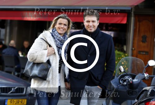 Amsterdam 28 november 2015 
Pieter v d Hoogenband met zijn vriendin Marie JosÃ© Crooijmans op de cornelis schuytstraat