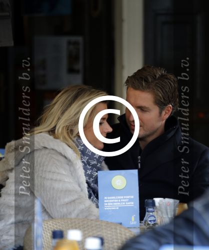 Amsterdam 28 november 2015 
Pieter v d Hoogenband met zijn vriendin Marie JosÃ© Crooijmans op de cornelis schuytstraat