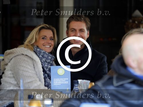 Amsterdam 28 november 2015 
Pieter v d Hoogenband met zijn vriendin Marie JosÃ© Crooijmans op de cornelis schuytstraat
