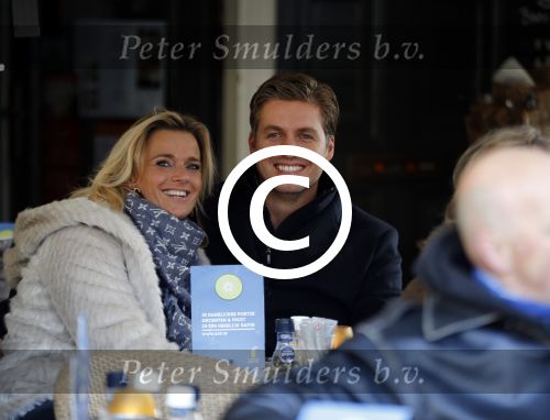 Amsterdam 28 november 2015 
Pieter v d Hoogenband met zijn vriendin Marie JosÃ© Crooijmans op de cornelis schuytstraat
