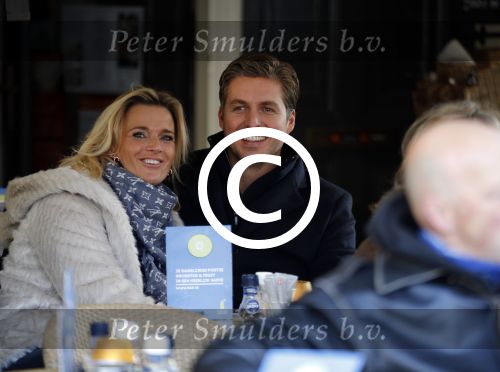 Amsterdam 28 november 2015 
Pieter v d Hoogenband met zijn vriendin Marie JosÃ© Crooijmans op de cornelis schuytstraat
