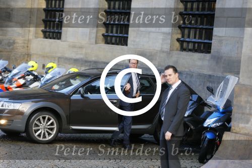 Amsterdam 25 november 2015 
Prins Constantijn arriveert bij het paleis op de dam in zijn auto (audi A6 allroad)