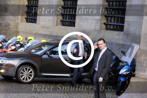 Amsterdam 25 november 2015 
Prins Constantijn arriveert bij het paleis op de dam in zijn auto (audi A6 allroad)