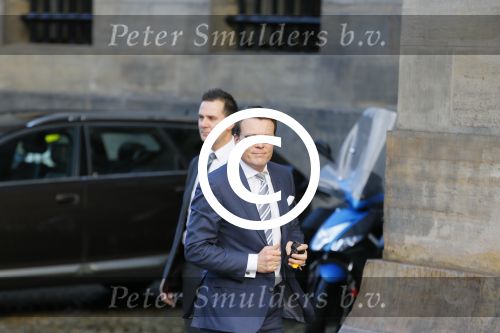 Amsterdam 25 november 2015 
Prins Constantijn arriveert bij het paleis op de dam in zijn auto (audi A6 allroad)