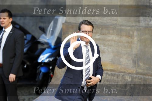 Amsterdam 25 november 2015 
Prins Constantijn arriveert bij het paleis op de dam in zijn auto (audi A6 allroad)