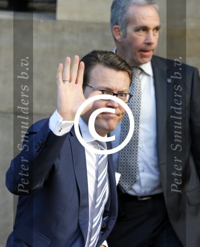 Amsterdam 25 november 2015 
Prins Constantijn arriveert bij het paleis op de dam in zijn auto (audi A6 allroad)