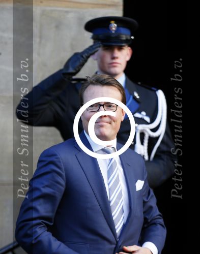 Amsterdam 25 november 2015 
Prins Constantijn arriveert bij het paleis op de dam in zijn auto (audi A6 allroad)