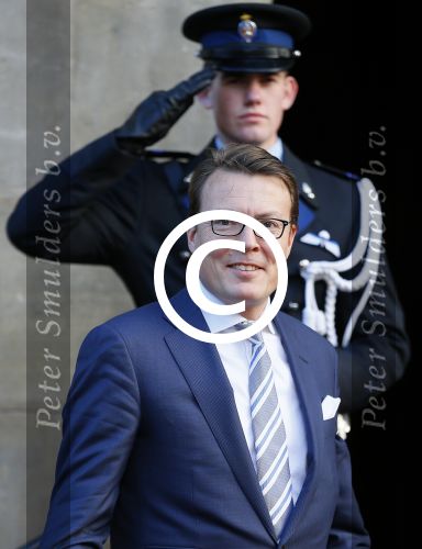 Amsterdam 25 november 2015 
Prins Constantijn arriveert bij het paleis op de dam in zijn auto (audi A6 allroad)