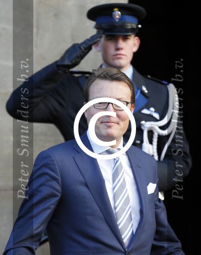 Amsterdam 25 november 2015 
Prins Constantijn arriveert bij het paleis op de dam in zijn auto (audi A6 allroad)