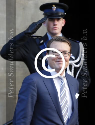 Amsterdam 25 november 2015 
Prins Constantijn arriveert bij het paleis op de dam in zijn auto (audi A6 allroad)
