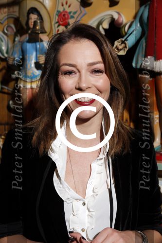Halfweg 19 november 2015
presentatie SBS6 in sugar city. 
Renate Verbaan