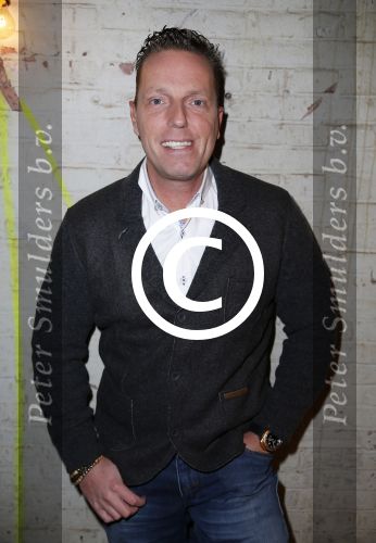 Halfweg 19 november 2015
presentatie SBS6 in sugar city. 
Rob Geus