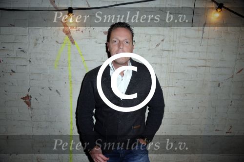 Halfweg 19 november 2015
presentatie SBS6 in sugar city. 
Rob Geus