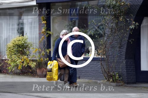 Amsterdam 27 november 2015
Rob v d Meeberg met zijn vrouw op straat