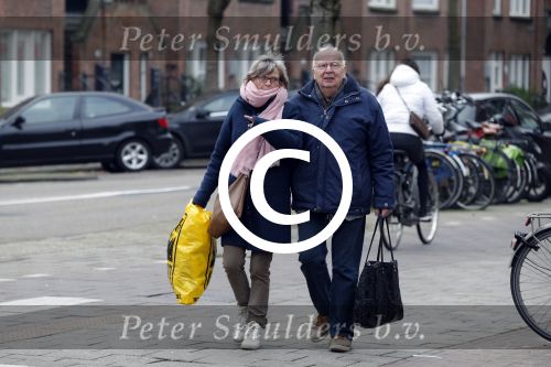 Amsterdam 27 november 2015
Rob v d Meeberg met zijn vrouw op straat