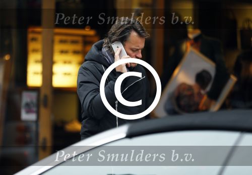 Amsterdam 20 november 2015 
Gigi Ravelle met haar vriend Roger Hodenius aan het winkelen.