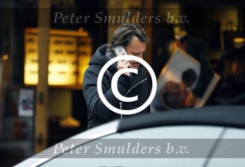 Amsterdam 20 november 2015 
Gigi Ravelle met haar vriend Roger Hodenius aan het winkelen.