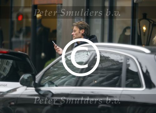 Amsterdam 20 november 2015 
Gigi Ravelle met haar vriend Roger Hodenius aan het winkelen.