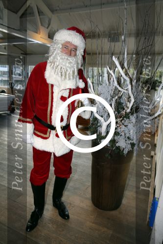 Amsterdam 26 november 2015
Presentatie THE CHRISTMAS SHOW
Met o.a. Nicolette van Dam, Jamai, Edsilia Rombley, Oâ€™G3NE, en als klap op de vuurpijl de leukste kerstman van Nederland, Ron Brandsteder!