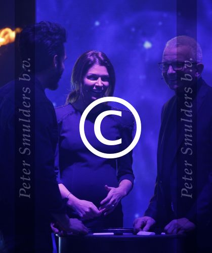 Aalsmeer 20 november 2015
Sabia Boulahrouz zwanger in het programma Mindmasters van SBS6.
Mindmasters Live, Uri Geller, Walter Rolfo, Patty Brard  Wolter Kroes Jochem v Gelder Peter R de Vries Boer geile Geert Monique Smit Patty Brard Kay nambiar en K# Lisa Michels. Kim LIan v d Meij presenteert het in studio Aalsmeer.