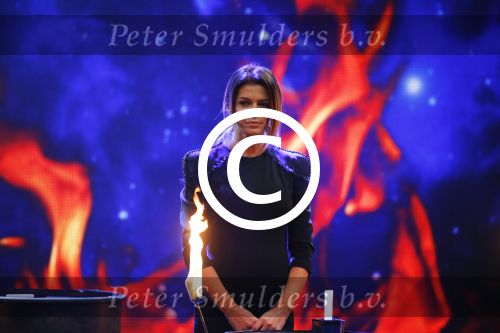 Aalsmeer 20 november 2015
Sabia Boulahrouz zwanger in het programma Mindmasters van SBS6.
Mindmasters Live, Uri Geller, Walter Rolfo, Patty Brard  Wolter Kroes Jochem v Gelder Peter R de Vries Boer geile Geert Monique Smit Patty Brard Kay nambiar en K# Lisa Michels. Kim LIan v d Meij presenteert het in studio Aalsmeer.