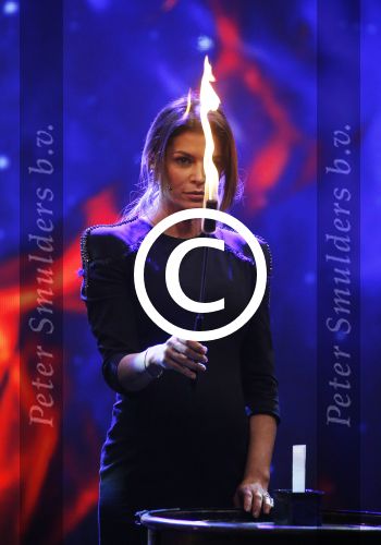 Aalsmeer 20 november 2015
Sabia Boulahrouz zwanger in het programma Mindmasters van SBS6.
Mindmasters Live, Uri Geller, Walter Rolfo, Patty Brard  Wolter Kroes Jochem v Gelder Peter R de Vries Boer geile Geert Monique Smit Patty Brard Kay nambiar en K# Lisa Michels. Kim LIan v d Meij presenteert het in studio Aalsmeer.