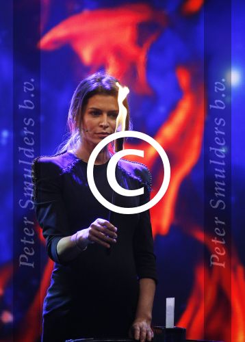 Aalsmeer 20 november 2015
Sabia Boulahrouz zwanger in het programma Mindmasters van SBS6.
Mindmasters Live, Uri Geller, Walter Rolfo, Patty Brard  Wolter Kroes Jochem v Gelder Peter R de Vries Boer geile Geert Monique Smit Patty Brard Kay nambiar en K# Lisa Michels. Kim LIan v d Meij presenteert het in studio Aalsmeer.