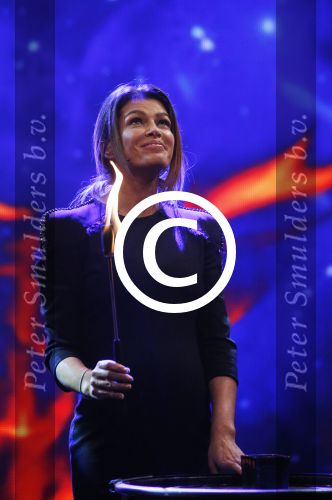 Aalsmeer 20 november 2015
Sabia Boulahrouz zwanger in het programma Mindmasters van SBS6.
Mindmasters Live, Uri Geller, Walter Rolfo, Patty Brard  Wolter Kroes Jochem v Gelder Peter R de Vries Boer geile Geert Monique Smit Patty Brard Kay nambiar en K# Lisa Michels. Kim LIan v d Meij presenteert het in studio Aalsmeer.