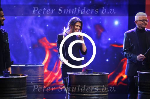Aalsmeer 20 november 2015
Sabia Boulahrouz zwanger in het programma Mindmasters van SBS6.
Mindmasters Live, Uri Geller, Walter Rolfo, Patty Brard  Wolter Kroes Jochem v Gelder Peter R de Vries Boer geile Geert Monique Smit Patty Brard Kay nambiar en K# Lisa Michels. Kim LIan v d Meij presenteert het in studio Aalsmeer.