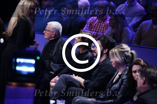 Aalsmeer 20 november 2015
Sabia Boulahrouz zwanger in het programma Mindmasters van SBS6.
Mindmasters Live, Uri Geller, Walter Rolfo, Patty Brard  Wolter Kroes Jochem v Gelder Peter R de Vries Boer geile Geert Monique Smit Patty Brard Kay nambiar en K# Lisa Michels. Kim LIan v d Meij presenteert het in studio Aalsmeer.