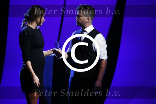Aalsmeer 20 november 2015
Sabia Boulahrouz zwanger in het programma Mindmasters van SBS6.
Mindmasters Live, Uri Geller, Walter Rolfo, Patty Brard  Wolter Kroes Jochem v Gelder Peter R de Vries Boer geile Geert Monique Smit Patty Brard Kay nambiar en K# Lisa Michels. Kim LIan v d Meij presenteert het in studio Aalsmeer.