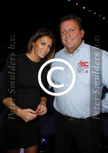 Aalsmeer 20 november 2015
Sabia Boulahrouz zwanger in het programma Mindmasters van SBS6.
Mindmasters Live, Uri Geller, Walter Rolfo, Patty Brard  Wolter Kroes Jochem v Gelder Peter R de Vries Boer geile Geert Monique Smit Patty Brard Kay nambiar en K# Lisa Michels. Kim LIan v d Meij presenteert het in studio Aalsmeer.