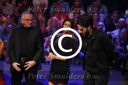 Aalsmeer 20 november 2015
Sabia Boulahrouz zwanger in het programma Mindmasters van SBS6.
Mindmasters Live, Uri Geller, Walter Rolfo, Patty Brard  Wolter Kroes Jochem v Gelder Peter R de Vries Boer geile Geert Monique Smit Patty Brard Kay nambiar en K# Lisa Michels. Kim LIan v d Meij presenteert het in studio Aalsmeer.