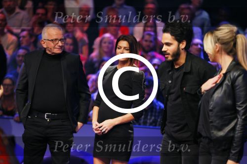 Aalsmeer 20 november 2015
Sabia Boulahrouz zwanger in het programma Mindmasters van SBS6.
Mindmasters Live, Uri Geller, Walter Rolfo, Patty Brard  Wolter Kroes Jochem v Gelder Peter R de Vries Boer geile Geert Monique Smit Patty Brard Kay nambiar en K# Lisa Michels. Kim LIan v d Meij presenteert het in studio Aalsmeer.