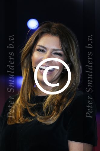 Aalsmeer 27 november 20152e en laatste aflevering van sbs6 programma mindmasters met oa Peter R de Vries Sabia Boulahrouz Patty Brard Patricia Paay Boer Geert en Maarten v d Weijden. Kim Lian v d Meij presenteert het programma. Wegens tegenvallende kijkcijfers werd het programma na twee afleveringen van de tv gehaald. sabia haar drie kinderen Katharina Amaya en Daamin waren aanwezig met de tante (aupair) van Sabia