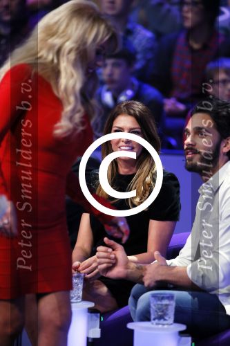 Aalsmeer 27 november 20152e en laatste aflevering van sbs6 programma mindmasters met oa Peter R de Vries Sabia Boulahrouz Patty Brard Patricia Paay Boer Geert en Maarten v d Weijden. Kim Lian v d Meij presenteert het programma. Wegens tegenvallende kijkcijfers werd het programma na twee afleveringen van de tv gehaald. sabia haar drie kinderen Katharina Amaya en Daamin waren aanwezig met de tante (aupair) van Sabia