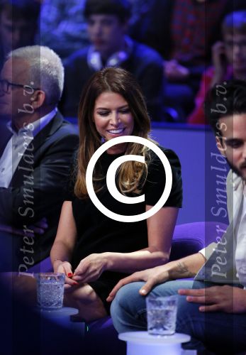 Aalsmeer 27 november 20152e en laatste aflevering van sbs6 programma mindmasters met oa Peter R de Vries Sabia Boulahrouz Patty Brard Patricia Paay Boer Geert en Maarten v d Weijden. Kim Lian v d Meij presenteert het programma. Wegens tegenvallende kijkcijfers werd het programma na twee afleveringen van de tv gehaald. sabia haar drie kinderen Katharina Amaya en Daamin waren aanwezig met de tante (aupair) van Sabia