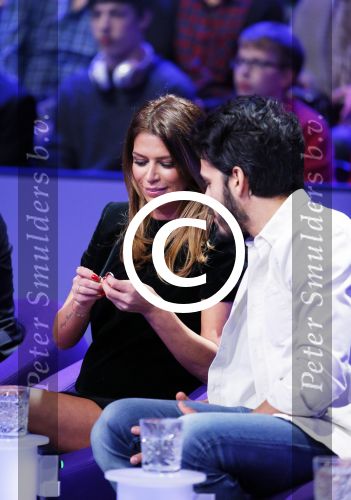 Aalsmeer 27 november 20152e en laatste aflevering van sbs6 programma mindmasters met oa Peter R de Vries Sabia Boulahrouz Patty Brard Patricia Paay Boer Geert en Maarten v d Weijden. Kim Lian v d Meij presenteert het programma. Wegens tegenvallende kijkcijfers werd het programma na twee afleveringen van de tv gehaald. sabia haar drie kinderen Katharina Amaya en Daamin waren aanwezig met de tante (aupair) van Sabia