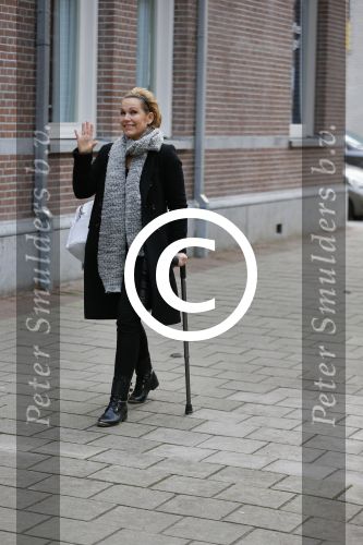 Amsterdam 20 november 2015
Tanja Jess met een kruk op straat.