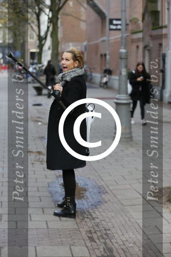 Amsterdam 20 november 2015
Tanja Jess met een kruk op straat.