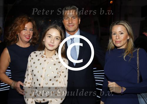 Amsterdam 28 november 2015 
Orange babies gala in Amsterdam. Theo Water met gezin
Theo Gors Theo Water