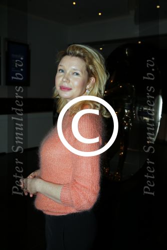 Amsterdam 23 november 2015 
Irene v d Laar stapt uit taxi.5 jaar nieuwe de la mar en 15 jaar de joop en Janine v d Ende foundation. Tjitske Reidinga