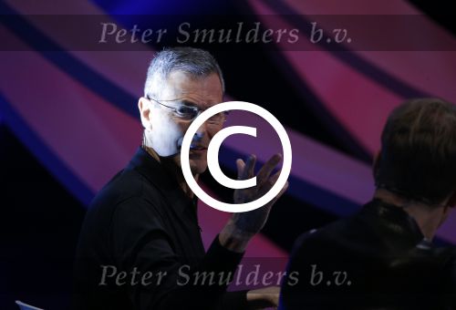 Aalsmeer 20 november 2015
Sabia Boulahrouz zwanger in het programma Mindmasters van SBS6.
Mindmasters Live, Uri Geller, Walter Rolfo, Patty Brard  Wolter Kroes Jochem v Gelder Peter R de Vries Boer geile Geert Monique Smit Patty Brard Kay nambiar en K# Lisa Michels. Kim LIan v d Meij presenteert het in studio Aalsmeer.