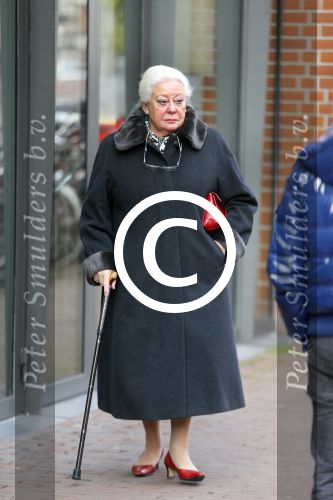 Amsterdam 23 november 2015 
Irene v d Laar stapt uit taxi.5 jaar nieuwe de la mar en 15 jaar de joop en Janine v d Ende foundation.