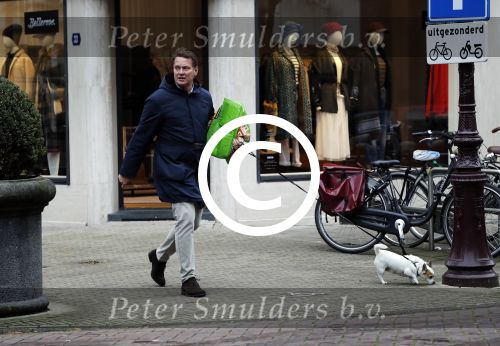 Amsterdam 18 november 2016
Albert Verlinde loopt met zijn hond in Amsterdam zuid