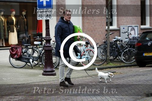 Amsterdam 18 november 2016
Albert Verlinde loopt met zijn hond in Amsterdam zuid