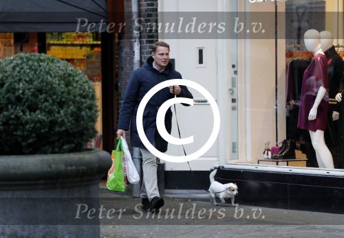 Amsterdam 18 november 2016
Albert Verlinde loopt met zijn hond in Amsterdam zuid